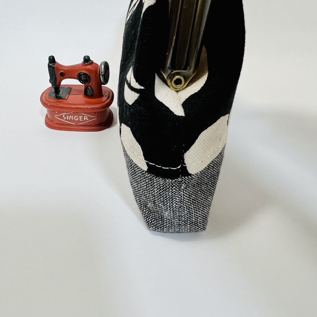 【送料無料】持ち手付き二口がま口ポーチ 北欧