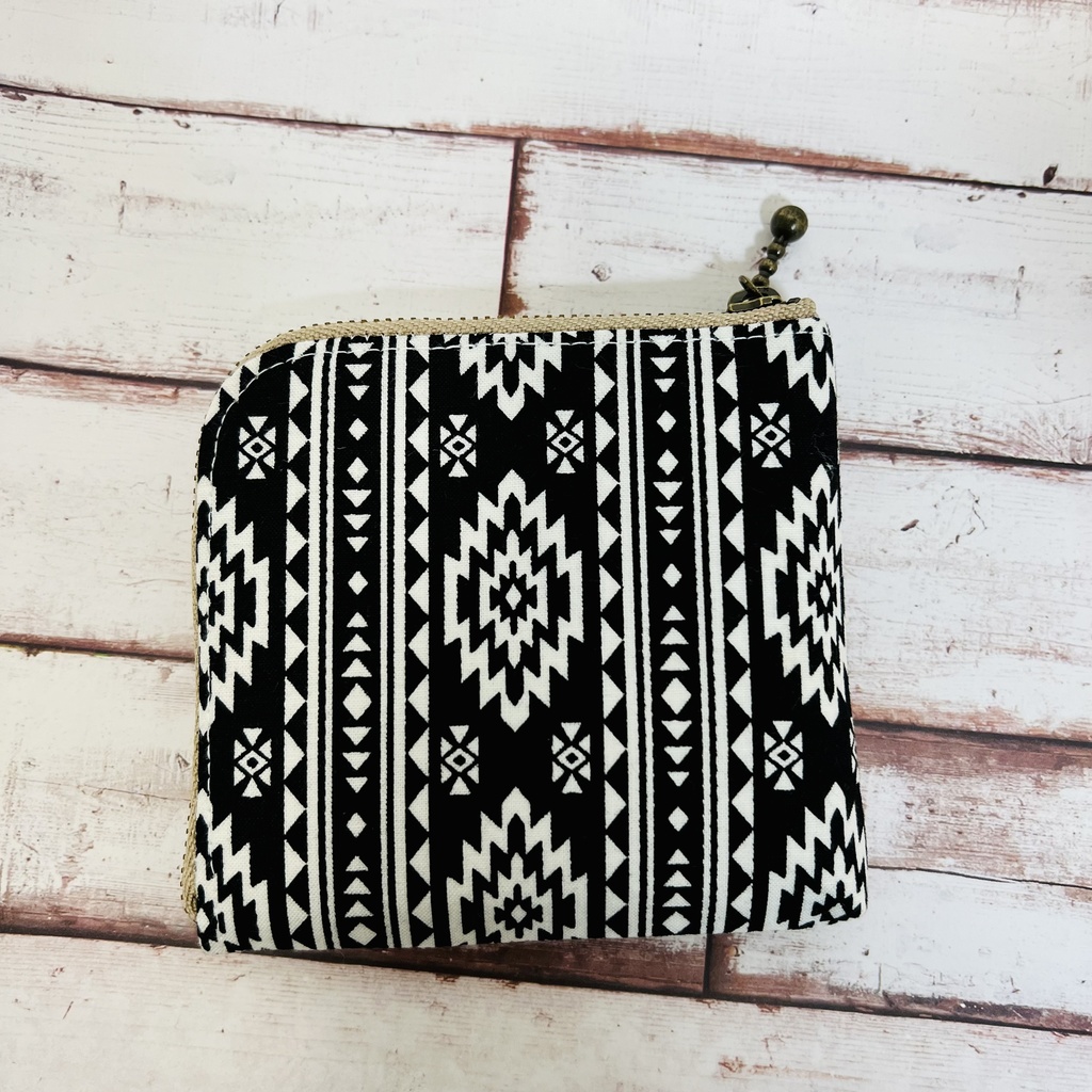 【送料無料】L字ファスナー財布 ハーフ オルテガ柄