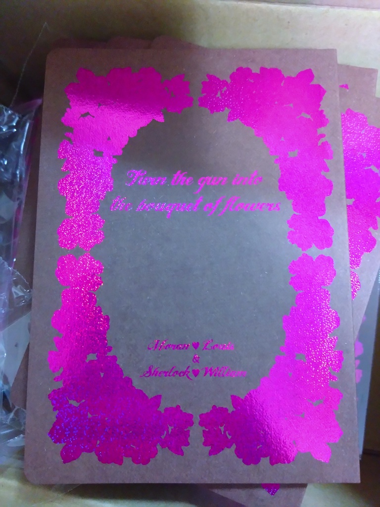 Turn the gun into the bouquet of flowers