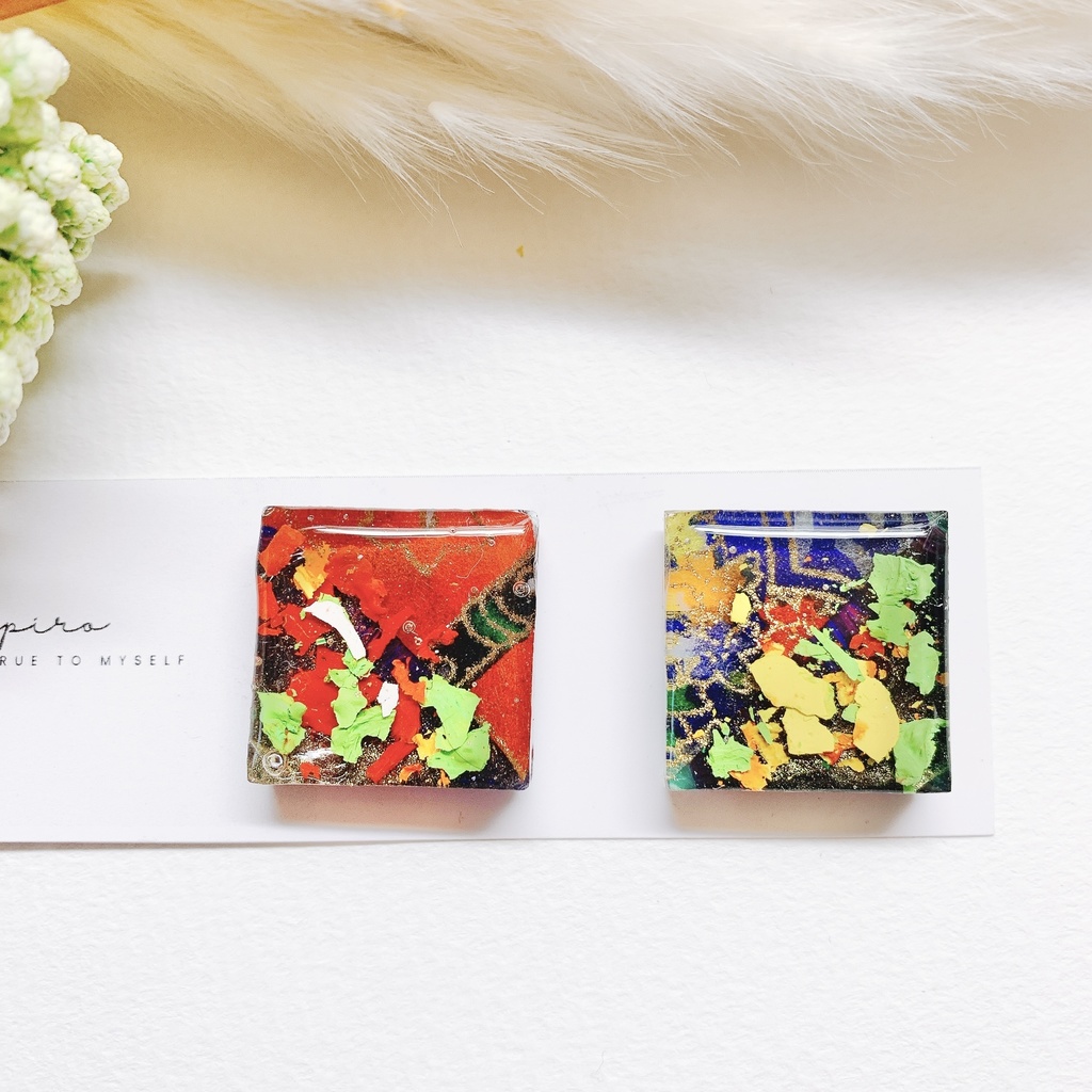 モノノ怪イメージアクセサリー カラフル 赤と青 ピアスorイヤリング