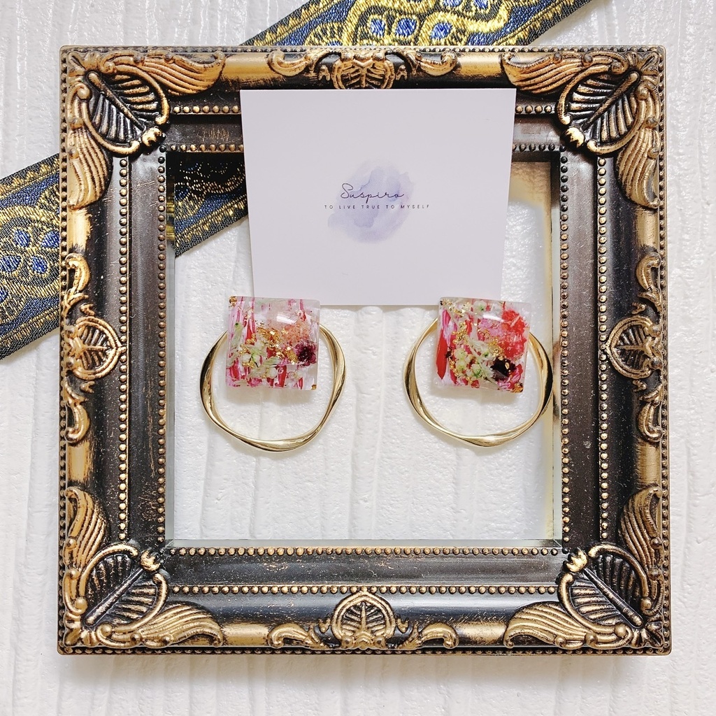 白と赤マーブル模様の耳飾り 推し活 揺れない ピアスorイヤリング