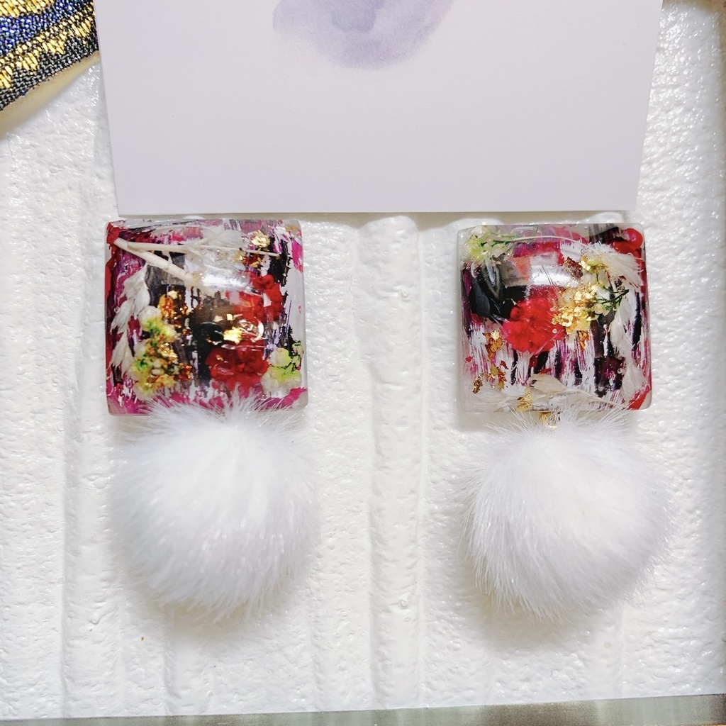 白黒赤のマーブル模様の耳飾り 推し活 ピアスorイヤリング