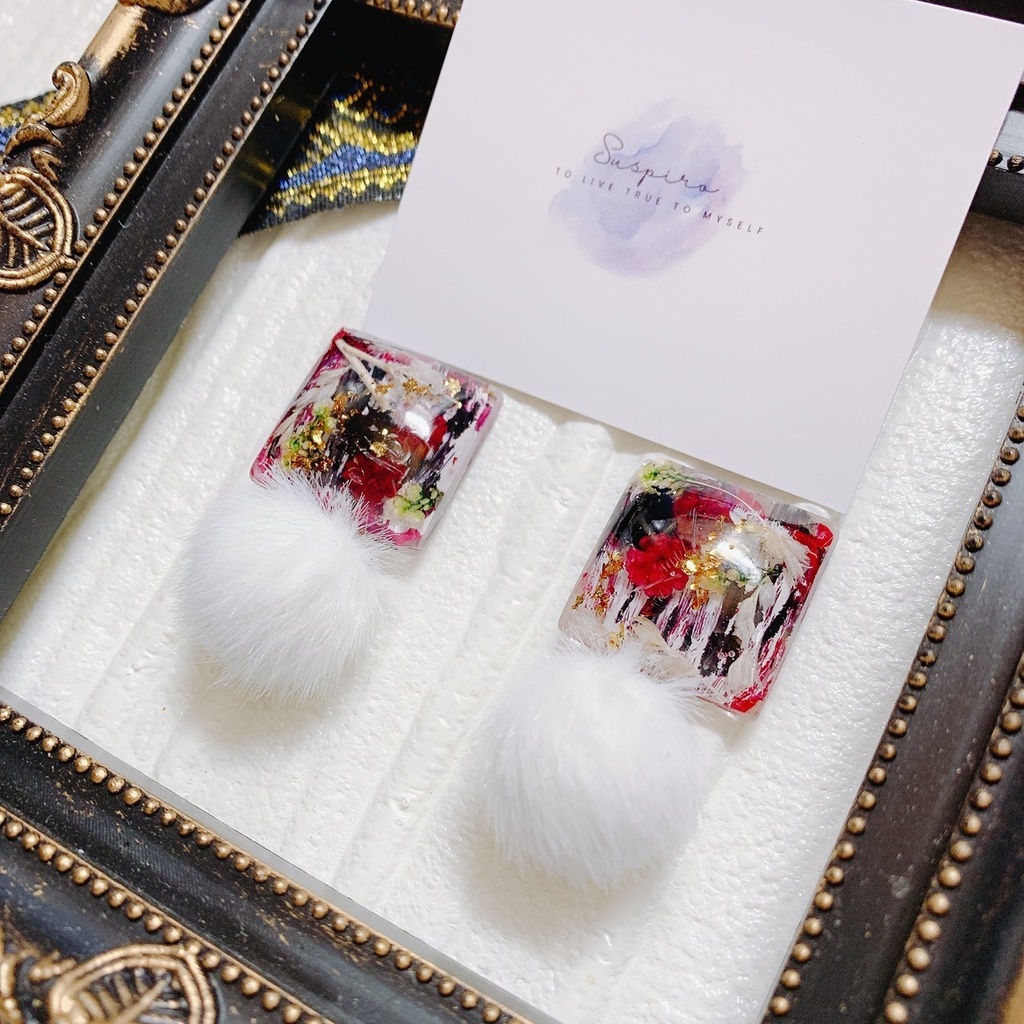 白黒赤のマーブル模様の耳飾り 推し活 ピアスorイヤリング