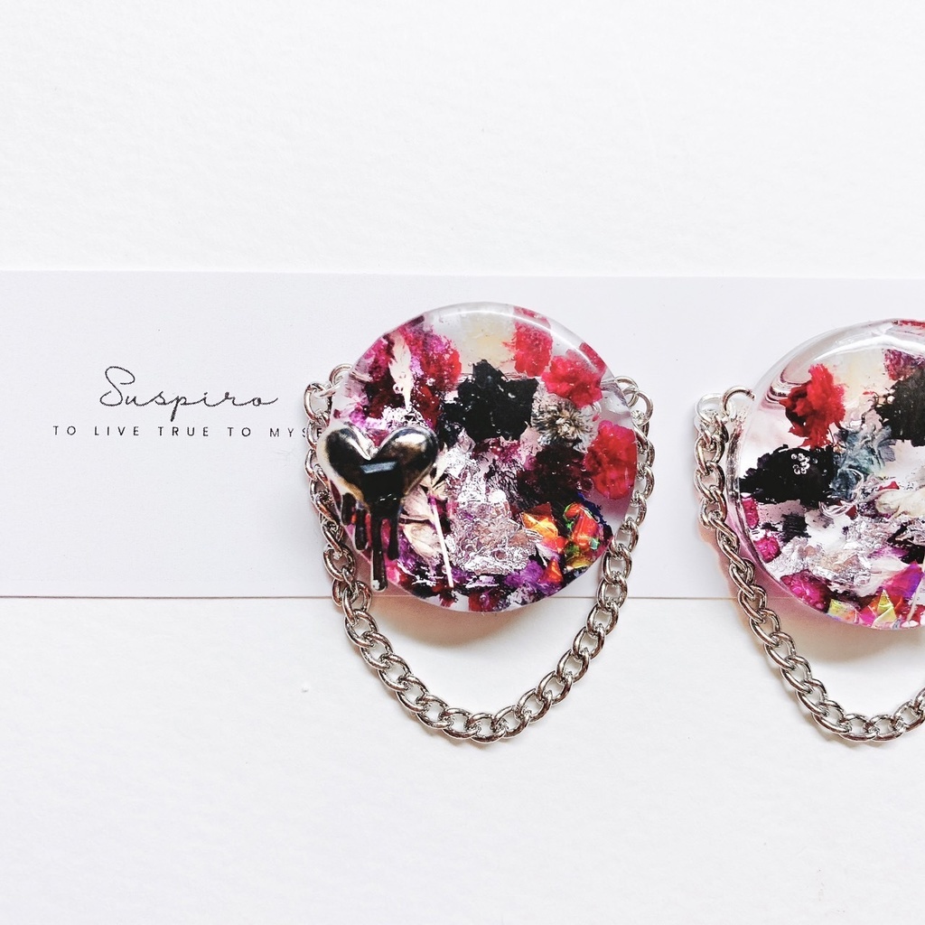 赤黒と鎖の耳飾り 推し活 ピアスorイヤリング