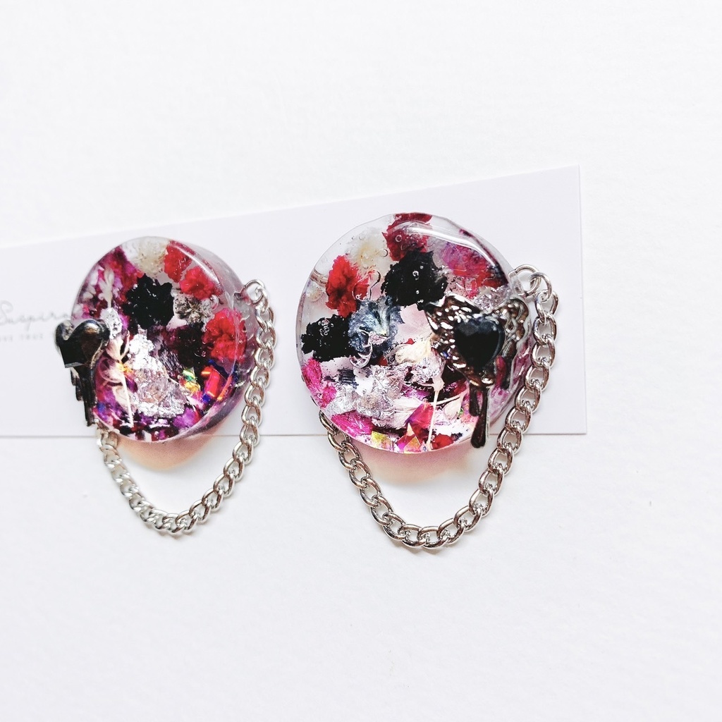 赤黒と鎖の耳飾り 推し活 ピアスorイヤリング