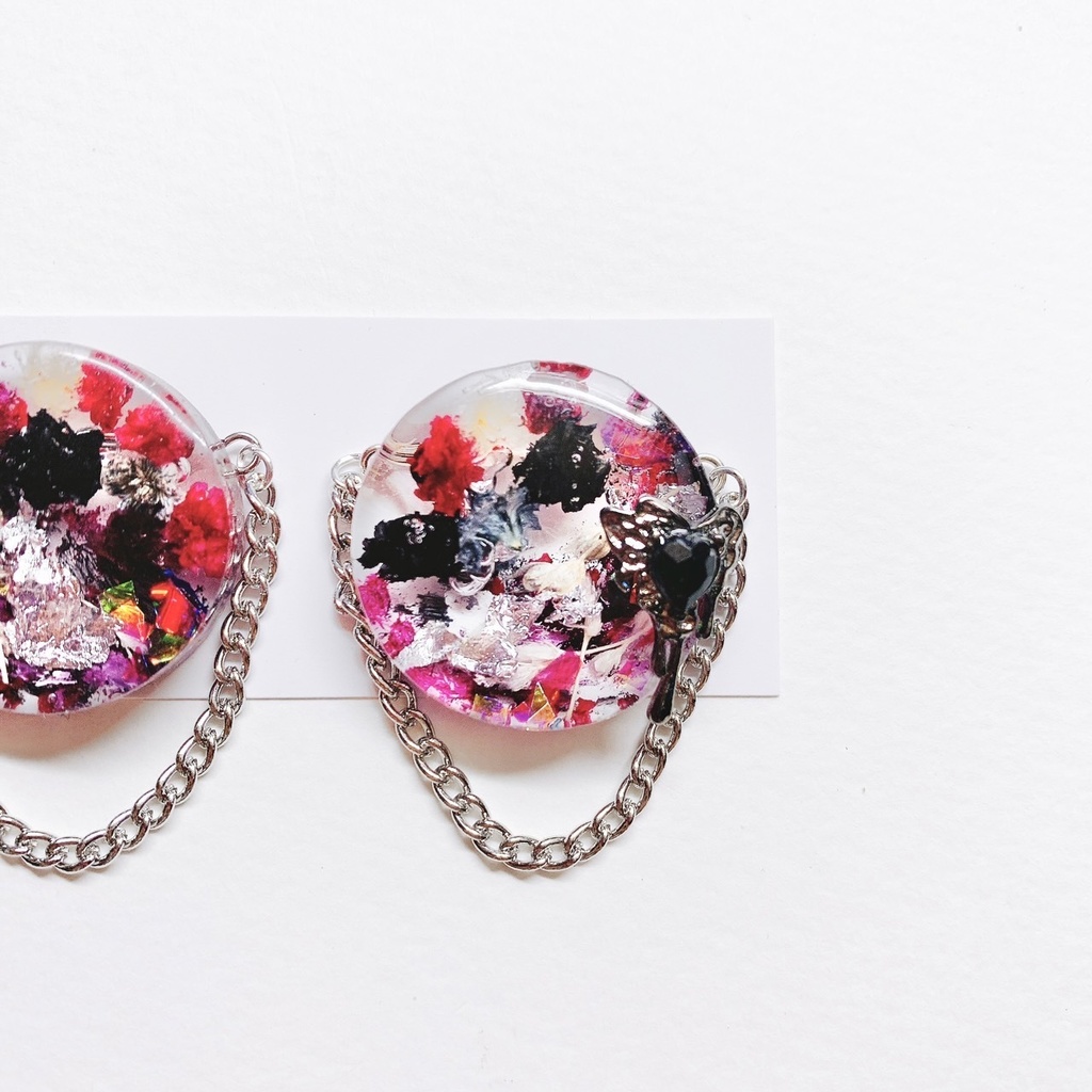 赤黒と鎖の耳飾り 推し活 ピアスorイヤリング