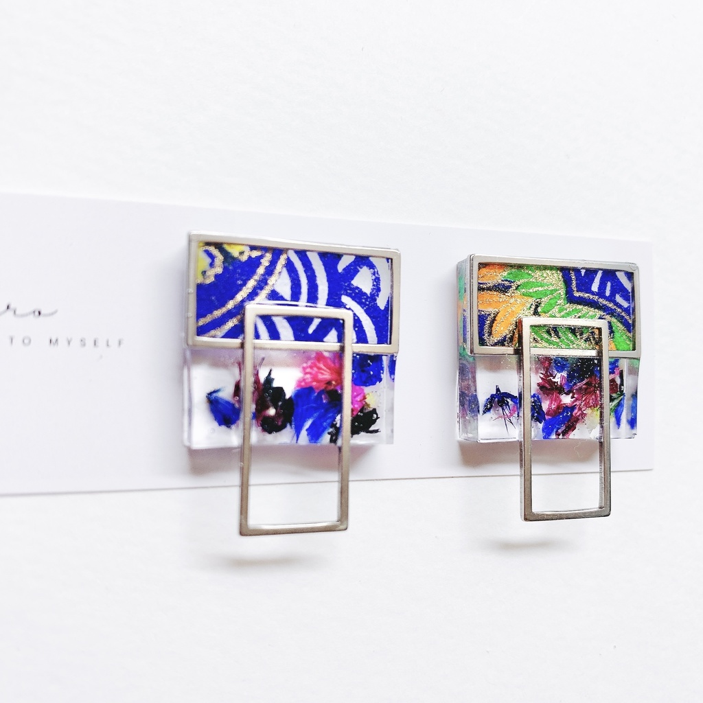 青色和紙と花びらの耳飾り ピアスorイヤリング 推し活