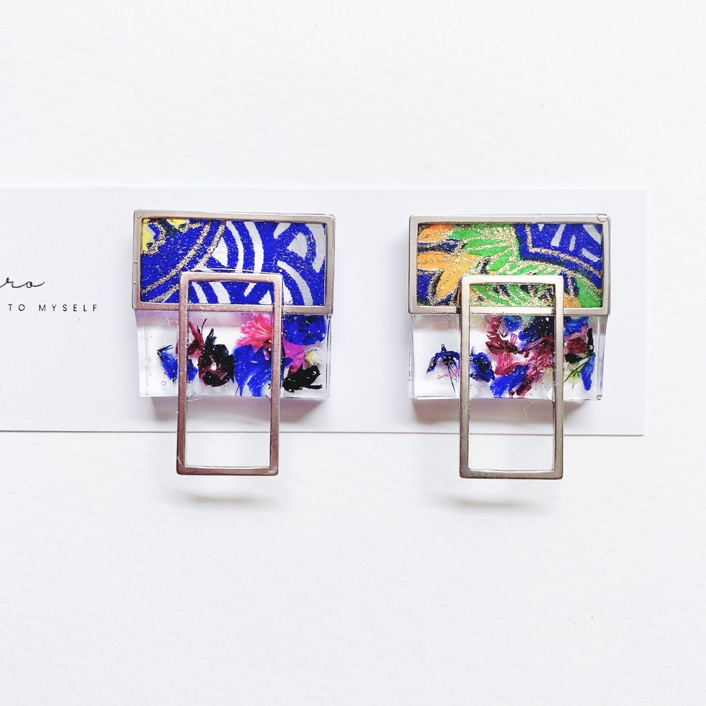 青色和紙と花びらの耳飾り ピアスorイヤリング 推し活