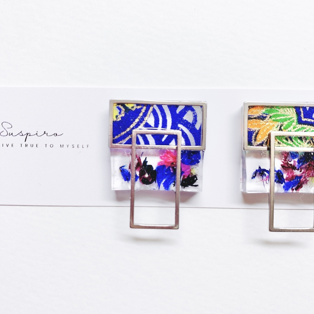 青色和紙と花びらの耳飾り ピアスorイヤリング 推し活