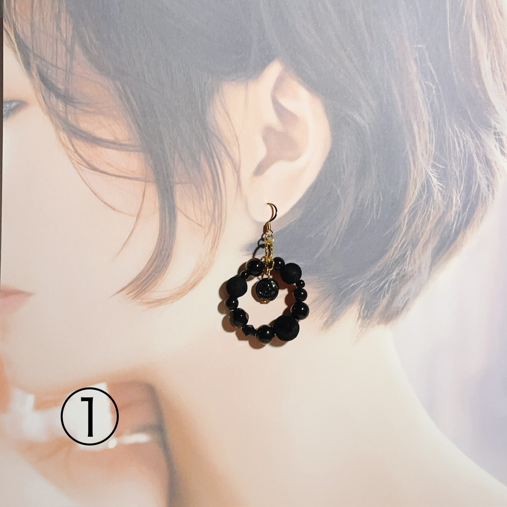 【725】薔薇ビーズを使ったリング状ピアス