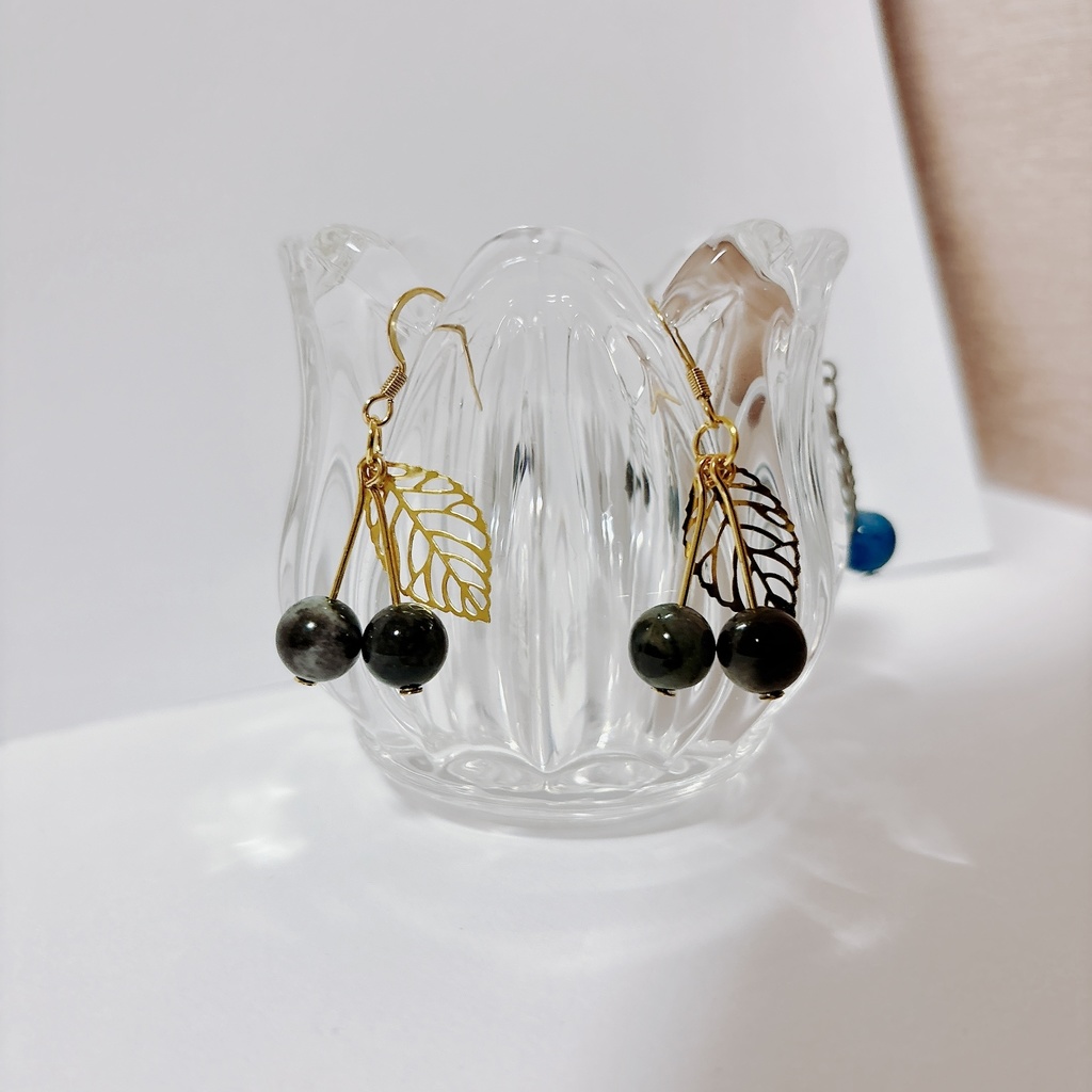 【725】イメージカラーのさくらんぼモチーフピアス②