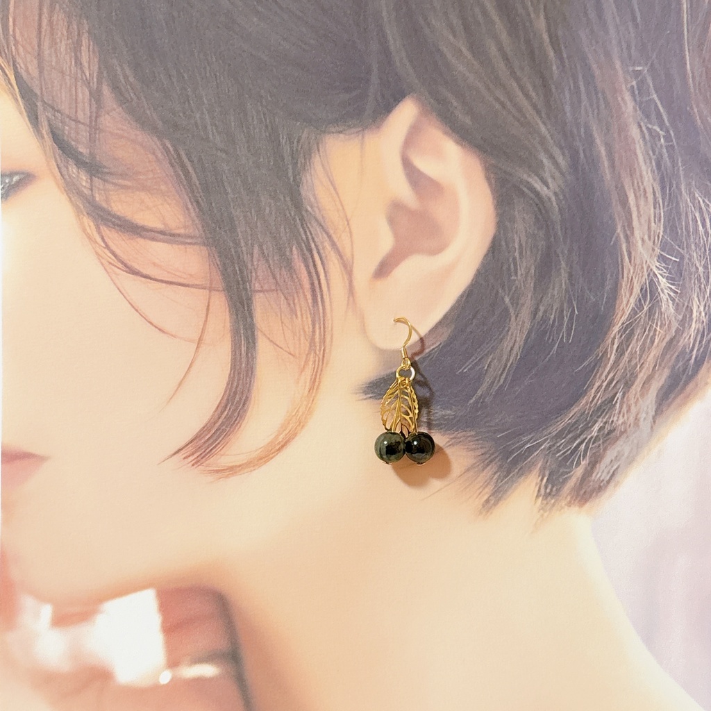 【725】イメージカラーのさくらんぼモチーフピアス②