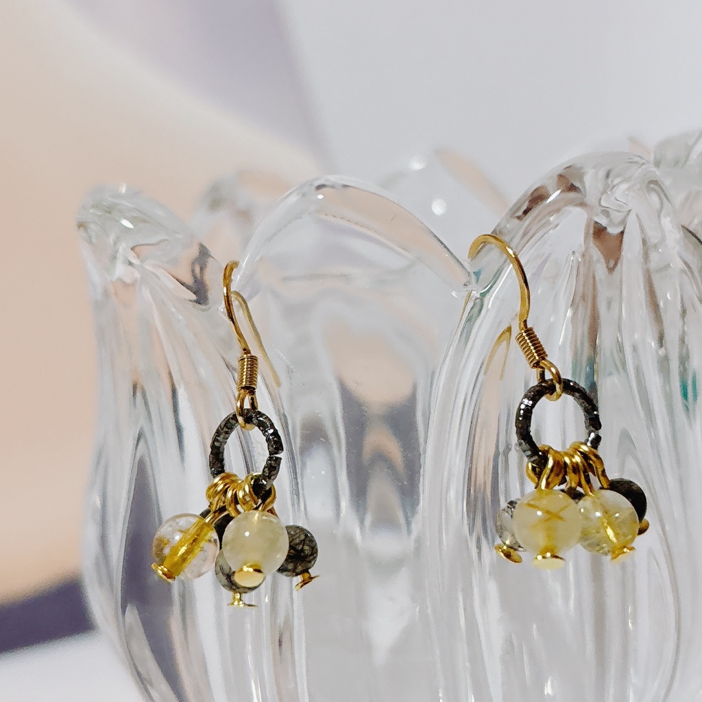 【725】イメージカラーの小粒ビーズピアス①