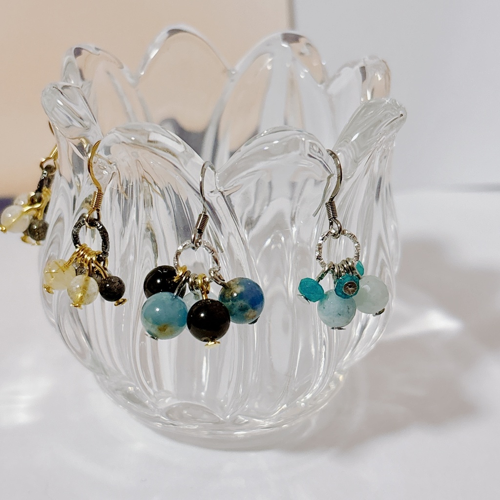 【725】イメージカラーの小粒ビーズピアス②