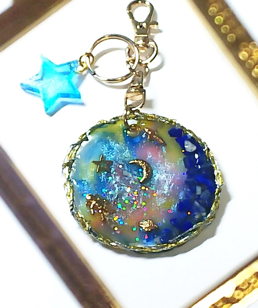 ワイヤー枠のキーホルダー