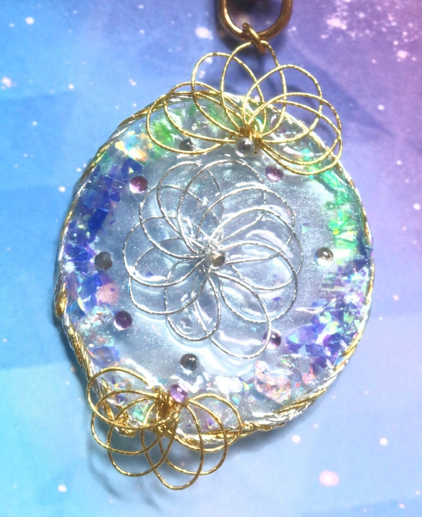 ワイヤー枠のキーホルダー