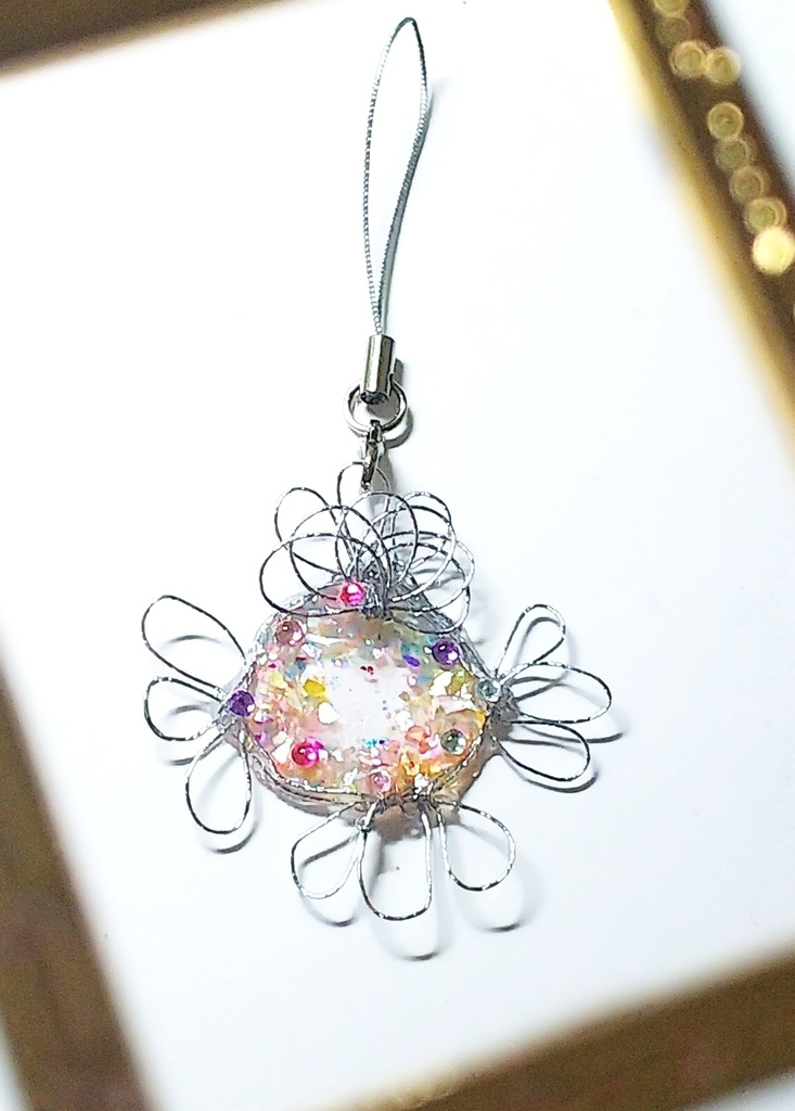 ワイヤー枠のキーホルダー