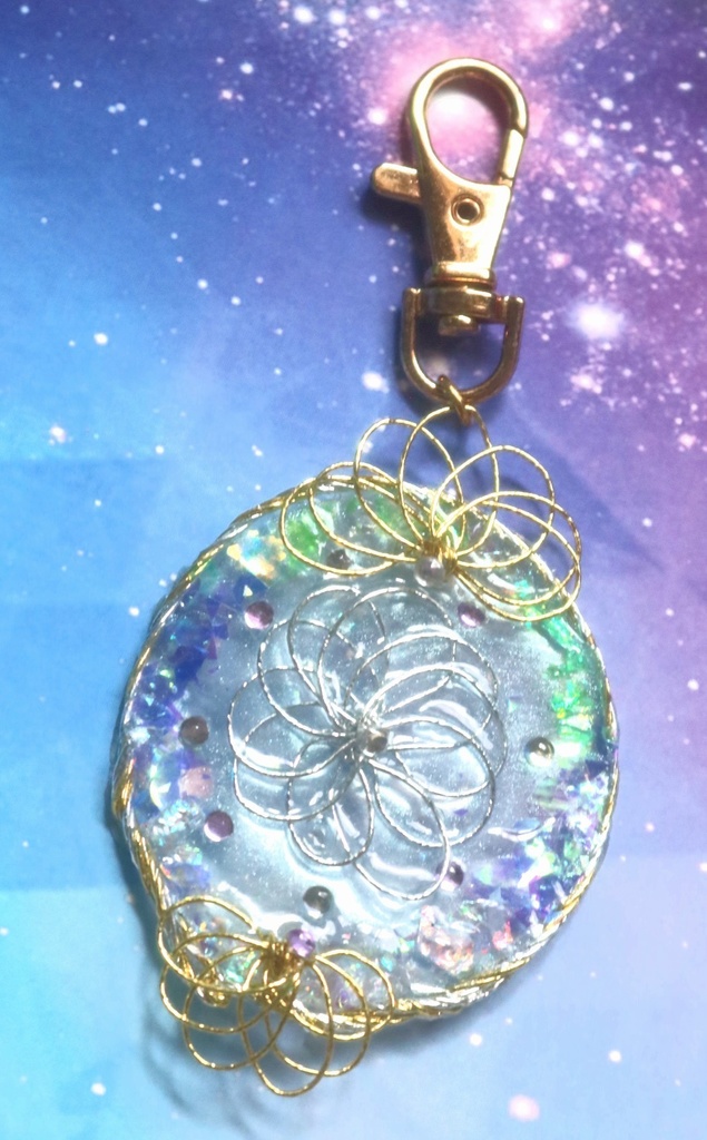 ワイヤー枠のキーホルダー