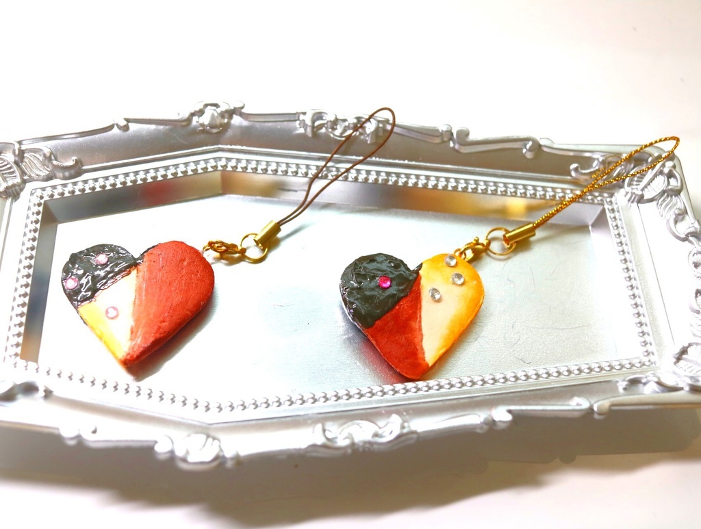 ハートのツートンクッキーのストラップ