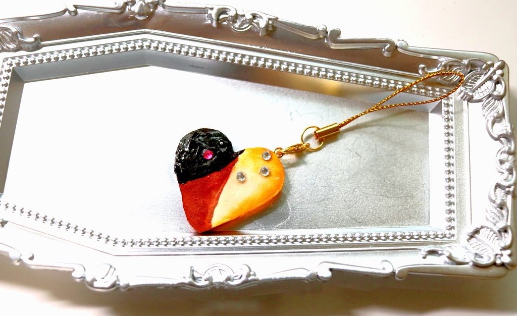 ハートのツートンクッキーのストラップ