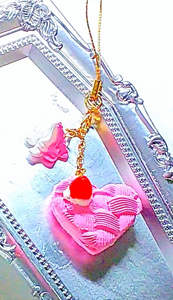 編み込みマカロンのストラップ