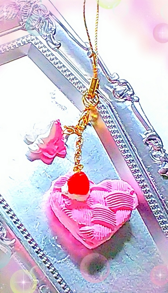 編み込みマカロンのストラップ