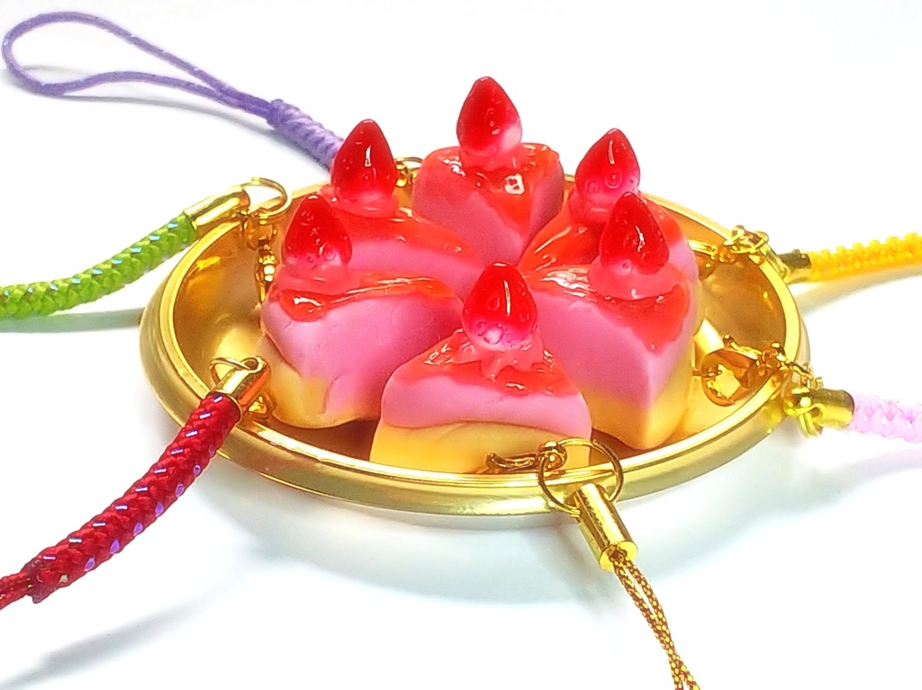 苺のムースケーキストラップ