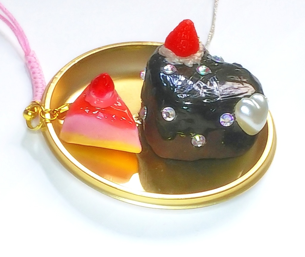 苺のムースケーキストラップ