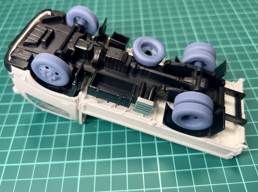 1/32スケール2トントラック用タイヤセット