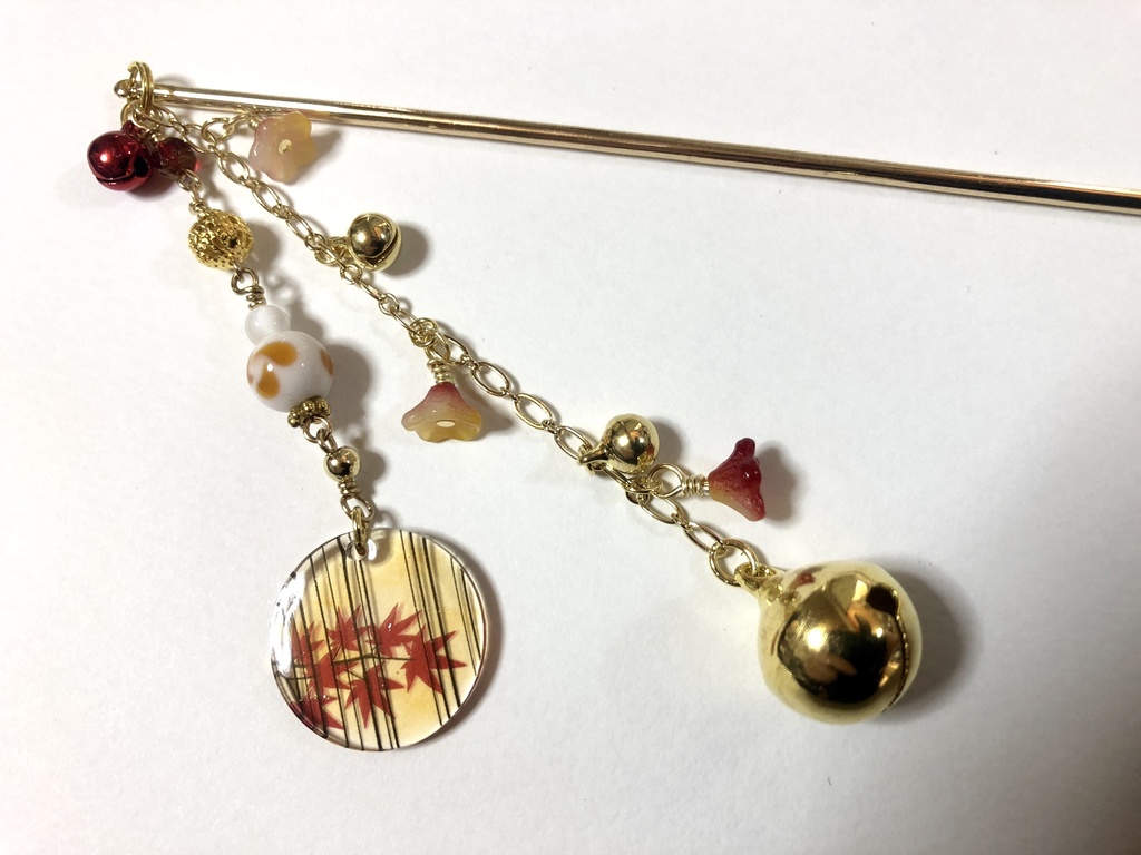 紅葉と鈴のかんざし