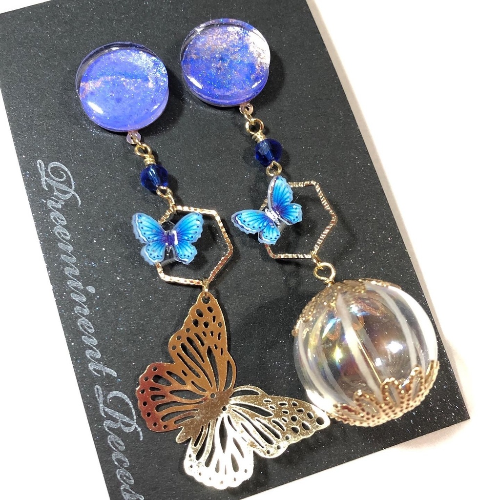 青色蝶々ピアス 手彫りガラスドーム ストライプ Preeminentrecess Booth