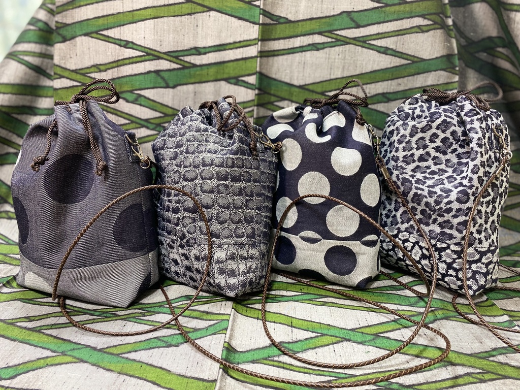 ショルダーストラップ付き2way信玄袋:マルチドット