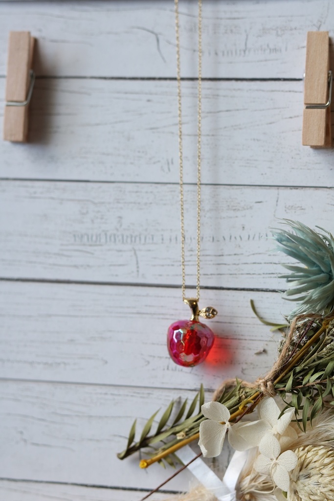 La petie pomme(エペル・フェルミエ イメージネックレス)