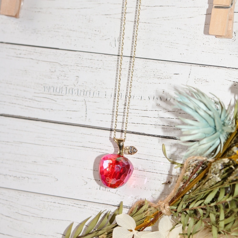 La petie pomme(エペル・フェルミエ イメージネックレス)