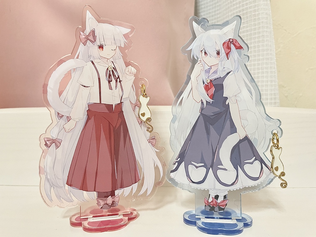 【もこけーねは猫の国】チャーム付きアクリルスタンド