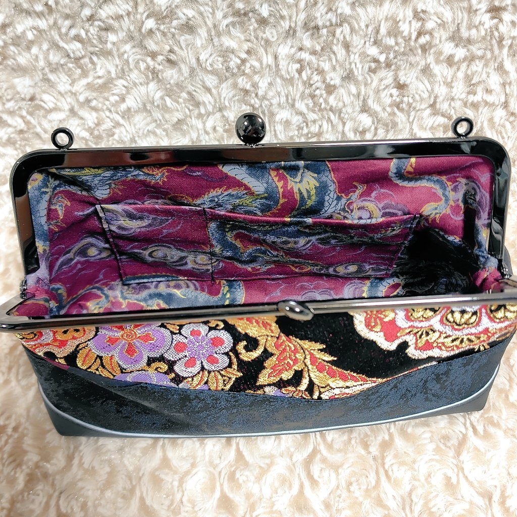 ショルダーバッグのがま口