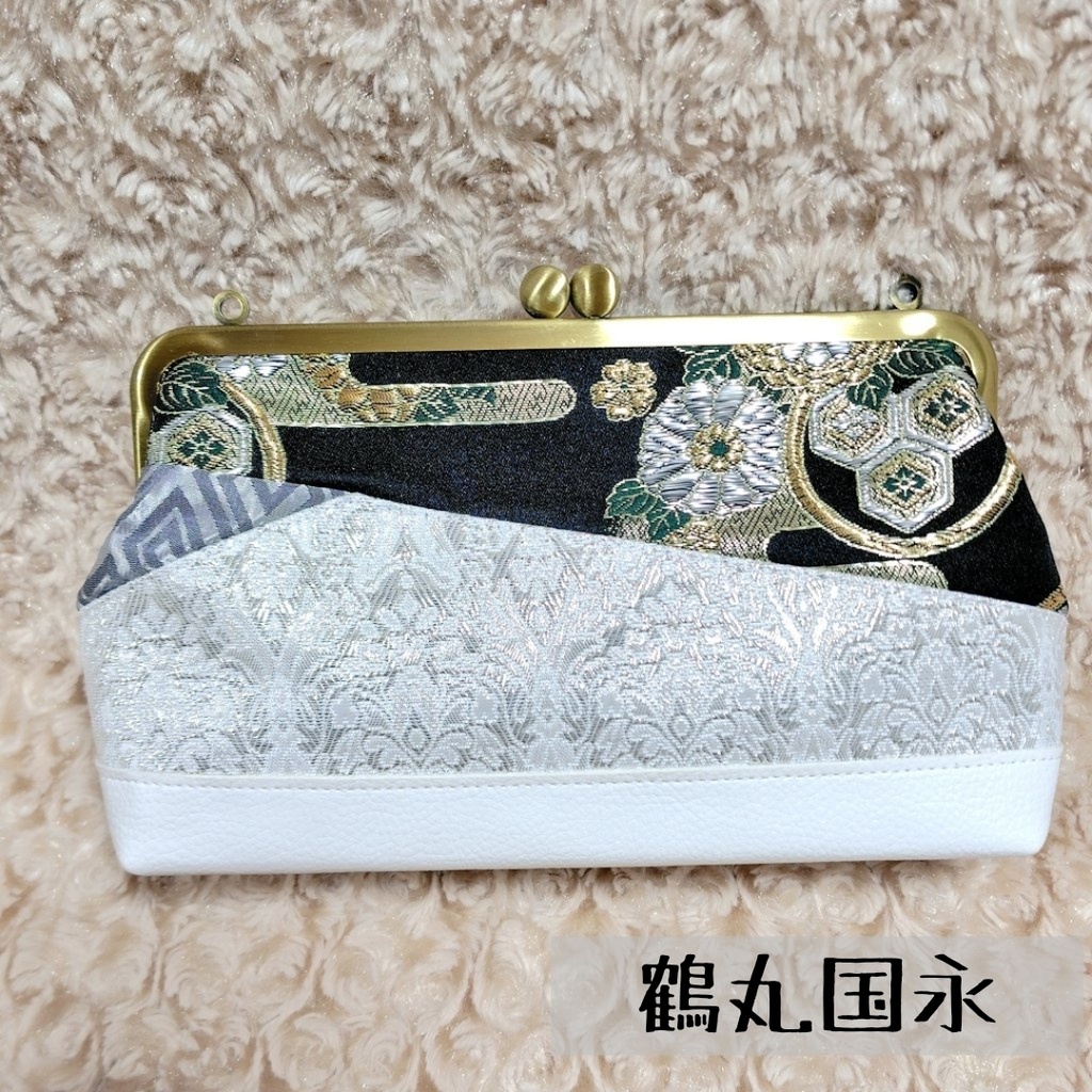 ショルダーバッグのがま口