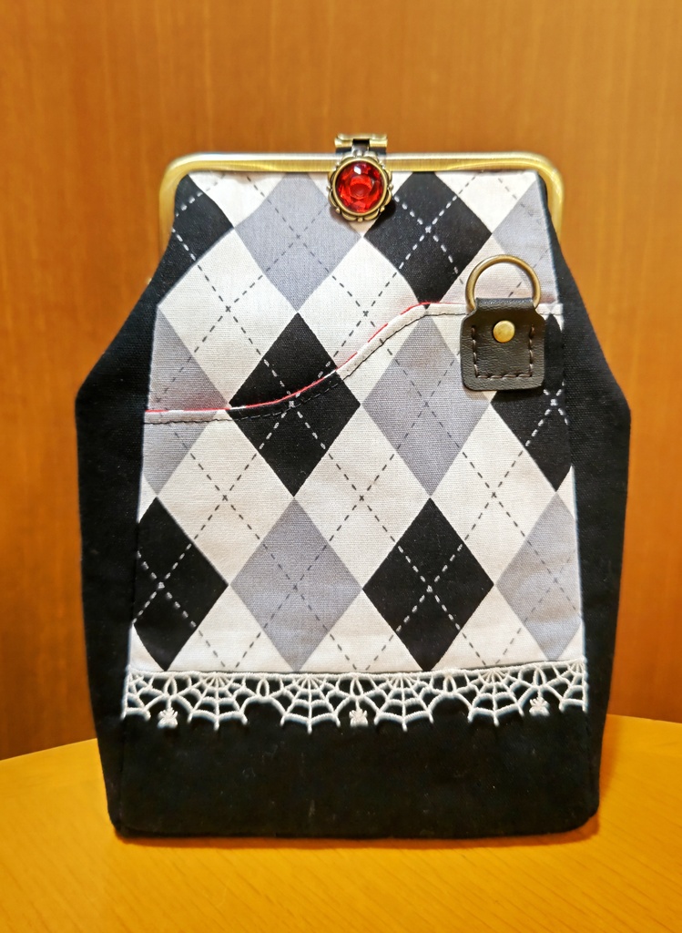 サコッシュ風がまぐちポケットショルダー【蜘蛛の巣】