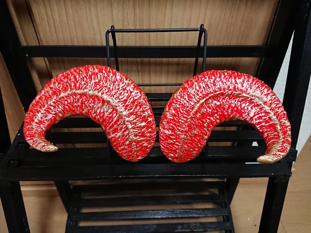 魔獣の巻角(小)赤金
