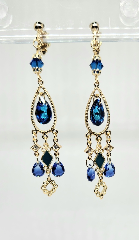 写真家[初期衣装]イメージイヤリング