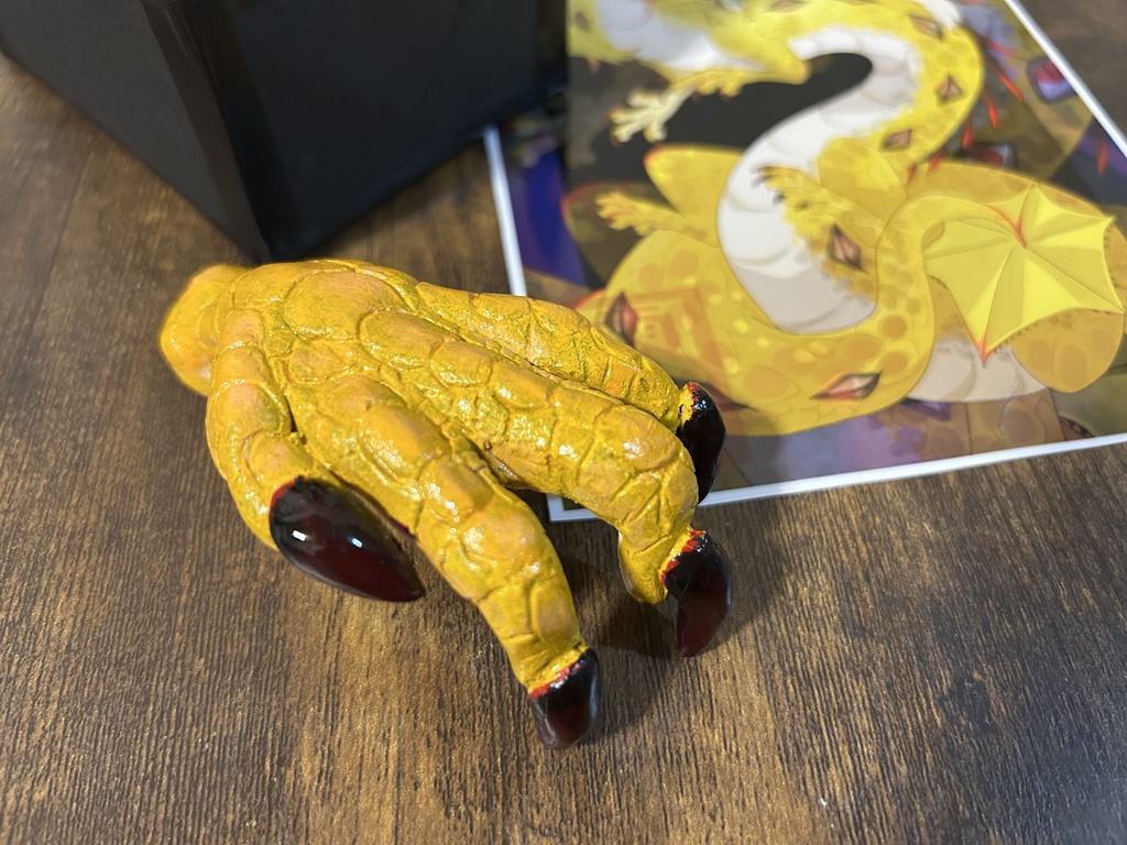 黄金龍の左手首