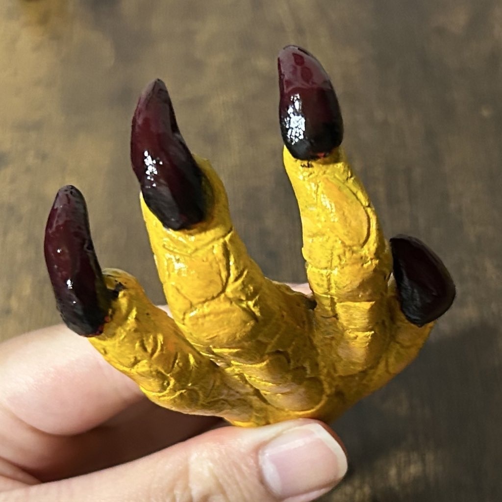 黄金龍の左手首