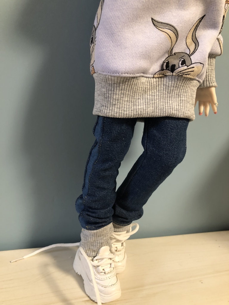 ラビットトレーナーandデニムパンツ