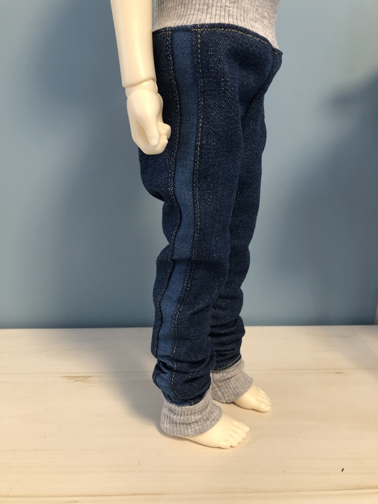 ラビットトレーナーandデニムパンツ