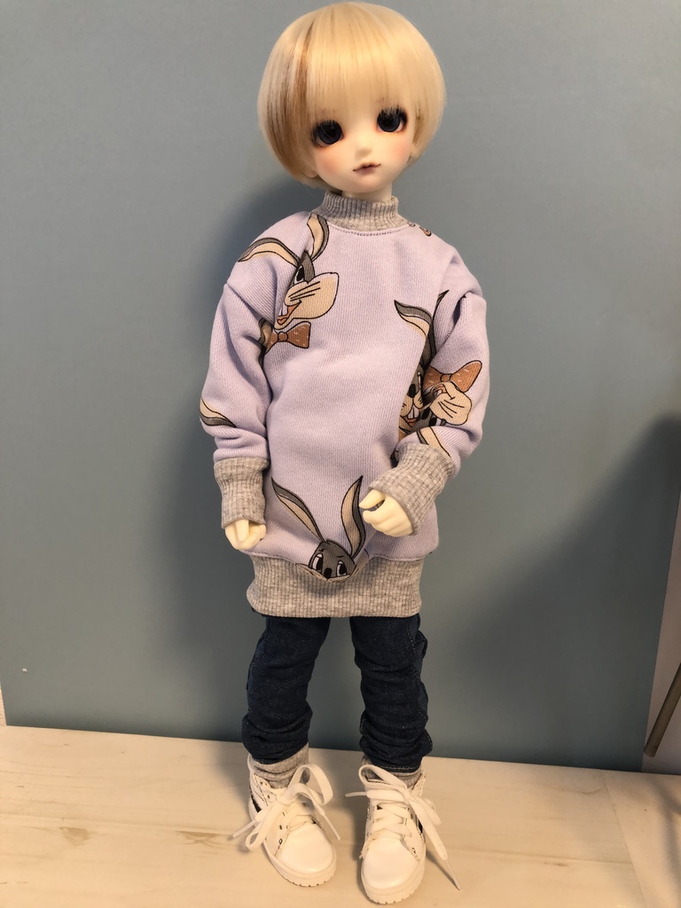 ラビットトレーナーandデニムパンツ