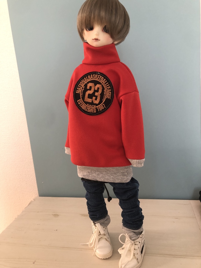 23トレーナーandデニムパンツ