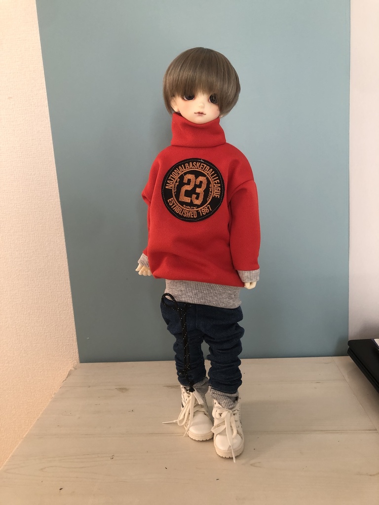 23トレーナーandデニムパンツ