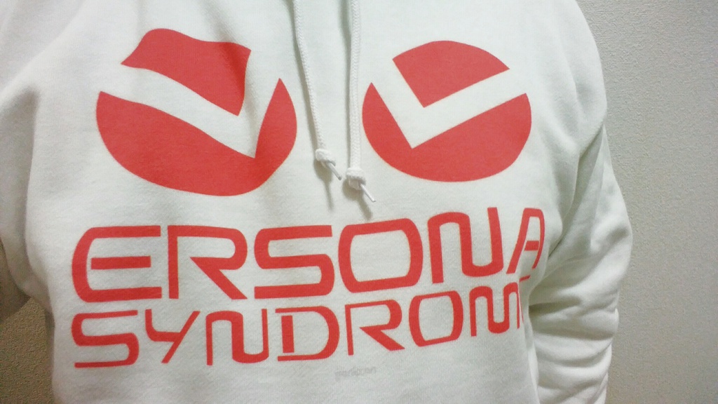 ERSONAプルパーカー(白&ロゴ赤)