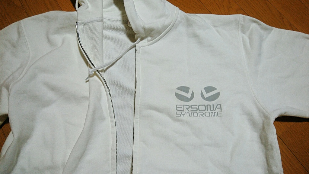 ERSONAジップパーカー(白&ロゴグレー)