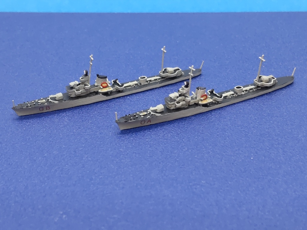 1/2000 アルフレード・オリアーニ級駆逐艦【2隻入り】